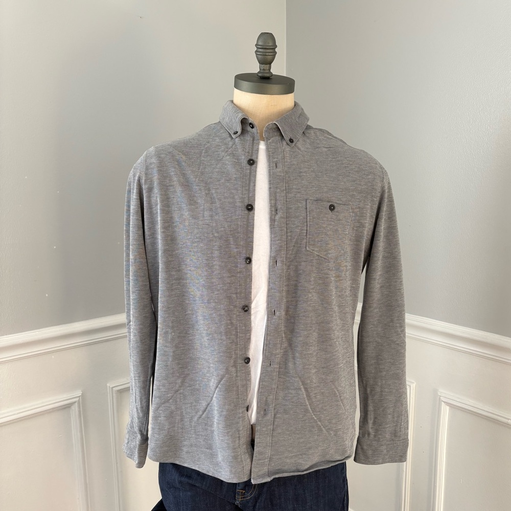 Elie Tahari Casual Button Down Shirt